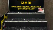İzmir'de durdurulan otomobilden 30 kilo uyuşturucu ham maddesi çıktı