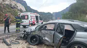 Isparta-Antalya yolunda kaza 4 kişi hastaneye kaldırıldı