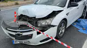 Menderes yolunda feci kaza Bir genç hayatını kaybetti