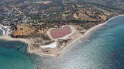 Çanakkale’de iki bin yıllık antik liman pembeye büründü