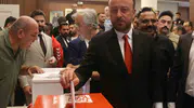 Sivasspor’da yönetim krizi bitti Burak Özçoban güven tazeledi