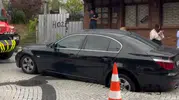 Eyüpsultan’da yol çöktü otomobil çukura gömüldü