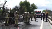 Bayrampaşa yolunda seyir halindeki araç küle döndü