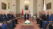 Kurtulmuş 15 Temmuz gazilerini beratla onurlandırdı