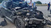 Burdur yolunda otomobil kamyonete çarptı