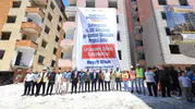 Sultangazi’de eski binalar yıkılıp depreme dayanıklı evler yapılıyor