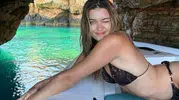 Afra Saraçoğlu setlere ara verip rotayı tatile çevirdi