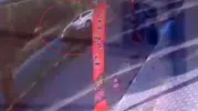 Şanlıurfa’da ticari araç refüje uçtu