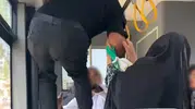 Adıyaman’da otobüs yolcuları birbirine girdi