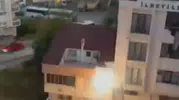 Arnavutköy'de havai fişek gibi patlayan elektrik direği mahalleyi sokağa döktü