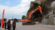 Osmancık Kalesi etrafındaki riskli binalar yerle bir ediliyor