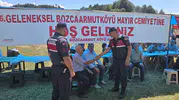 Jandarmadan köy meydanında dolandırıcılık ve güvenlik uyarısı