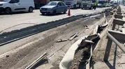 Kocaeli’de tır dehşeti Bariyerleri aşıp karşı şeride daldı