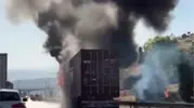 Mersin yolunda 24 ton çikolata taşıyan tır küle döndü