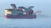 Dev boru döşeme gemisi İstanbul Boğazı'ndan geçiş yapıyor