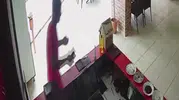 Adana'da bisikletli hırsızın tuvalet bahanesiyle yaptığı vurgunlar