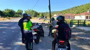 Jandarma motosiklet sürücülerini ceza yazmak yerine eğitti