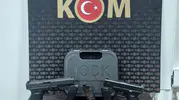 Gebze'de yasa dışı silah ve sahte araç operasyonu