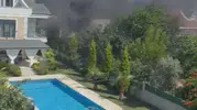 Silivri'de bir villayı alevler teslim aldı