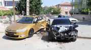 Karaman’da kavşak kazası 3 yaralı