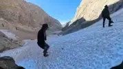 Tunceli'de yaz ortasında kış manzarası