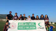 Gençler sahaya indi uyuşturucuya kırmızı kart gösterdi