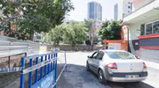 Kartal’da boşaltılan binanın balkonları gece yarısı büyük gürültüyle çöktü