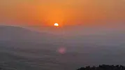 Iğdır’da gün batımı Tekelti Dağı’nı adeta ateşe verdi