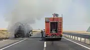 Nusaybin yolunda alev topuna dönen tanker trafiği kilitledi