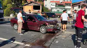 Ereğli yolunda kaza Yayaya yol veren kamyona otomobil çarptı