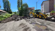 Ardahan sokaklarında asfalt yenileme mesaisi başladı
