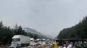 Adana-Pozantı yolunda tır kazası trafiği kilitledi