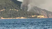 Büyükada plajında akşam saatlerinde korkutan yangın