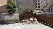 Malatya’da mühürlü binadan beton parçaları düştü
