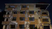 Kartal’da boşaltılan binadan gece yarısı beton parçaları döküldü