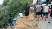 Alanya'da uçuruma düşen araç beton mikseriyle kurtarıldı