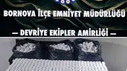 İzmir'de polisten kaçan otomobilden 118 bin uyuşturucu hap çıktı