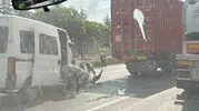 Eskişehir Çevre Yolu üzerinde minibüs tıra arkadan çarptı