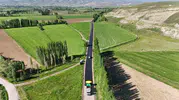 Bayburt'ta 25 köyün kullandığı ana yolda asfalt mesaisi başladı