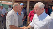 Davutoğlu Polatlı tarlasında çiftçinin dertlerini dinledi