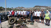 Bodrum denizlerinde 410 kilogramlık temizlik operasyonu