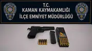Kaman polisinde gece mesaisi Araçta silah ve mühimmat yakalandı