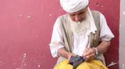 Ceylanpınar'ın 78 yaşındaki ayakkabı ustası pes etmiyor