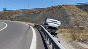 Başakşehir'de kontrolden çıkan otomobil takla attı