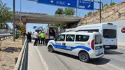 Adıyaman yolunda hasta nakil aracı arızalı otomobile çarptı