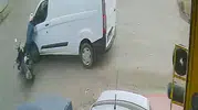 Osmaniye’de sanayi sitesinde motosiklet kazası kameraya yansıdı