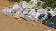 Bolu’da göl kenarını çöp tarlasına çevirdiler