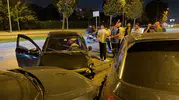Maltepe sahil yolunda kontrolden çıkan araç ortalığı birbirine kattı