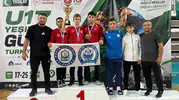 Yıldırımlı genç güreşçiler Sivas’ta kürsüye ambargo koydu