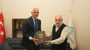 Bakan Ersoy bilim dünyasının önemli ismiyle bir araya geldi